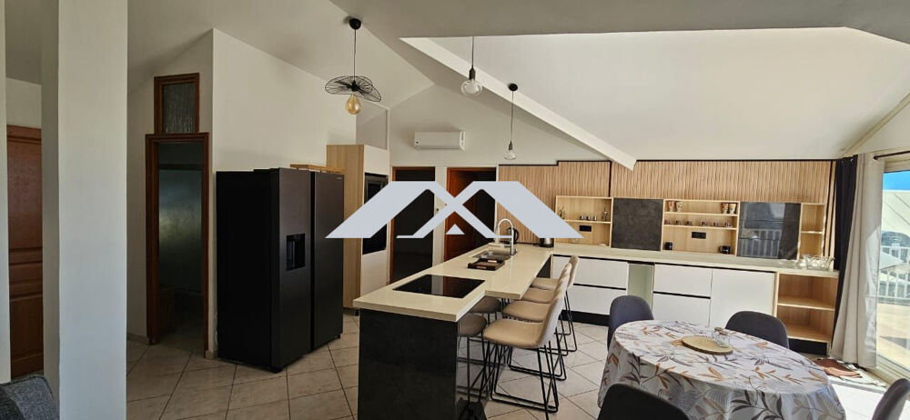 Apartement T4 meublé + grande terrasse Sainte Clotilde