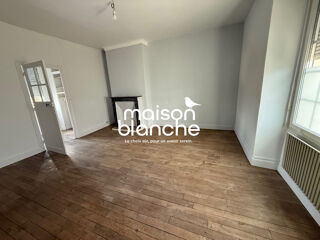  Appartement à louer 3 pièces 84 m²