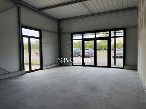   À LOUER – Local d'activité neuf avec terrasse – 
