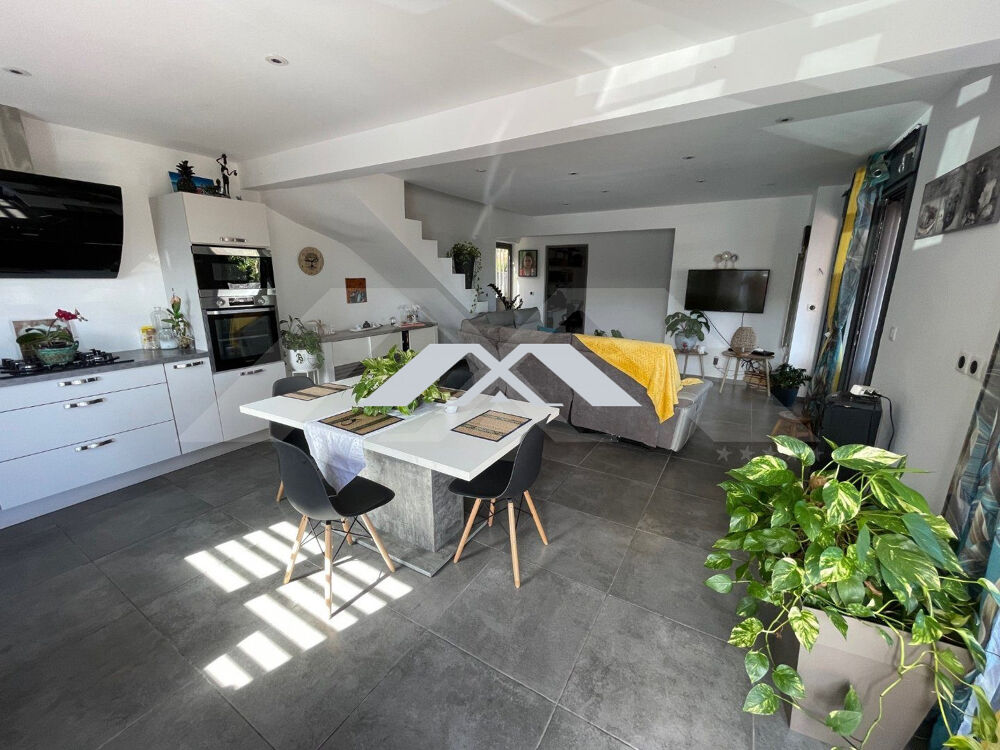 Maison F4 111 m² Piton Saint Leu