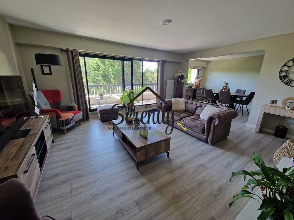 Appartement type 3, 2 chambres, balcons et parking.