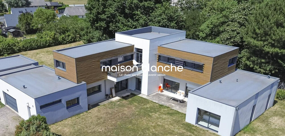 Maison 13 pièces 329 m² · à Feneu · 329 m² · 724 900 €