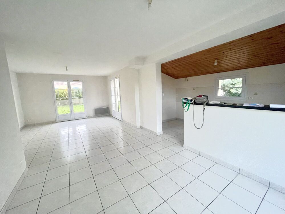 Vente Maison 1000m du centre-ville, Maison de Type 3 + garage avec jardin Brem-sur-mer