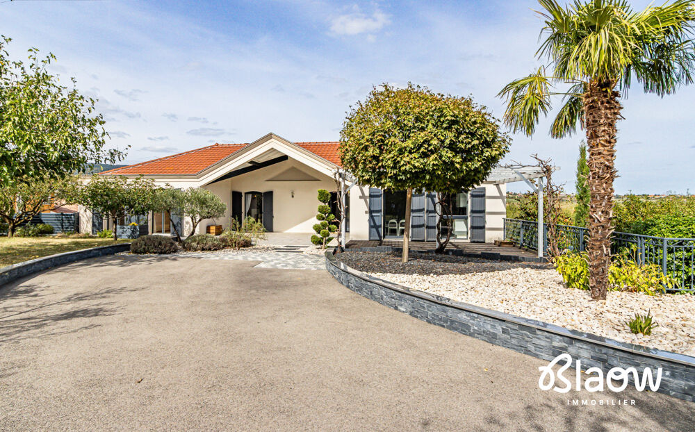 Maison 4 chambres à vendre à Genilac, piscine intérieure