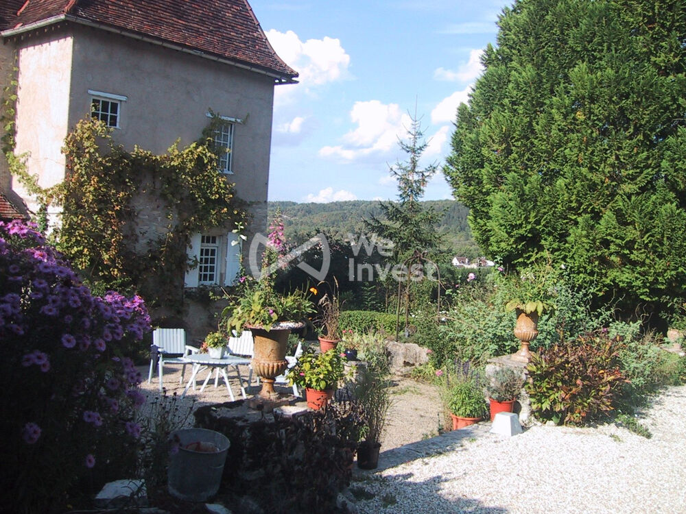 MANOIR