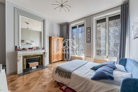  Appartement à vendre 6 pièces 153 m²