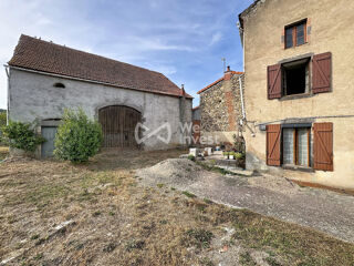 Vente Maison Ensemble immobilier avec habiatation, grange et jardin. Combronde