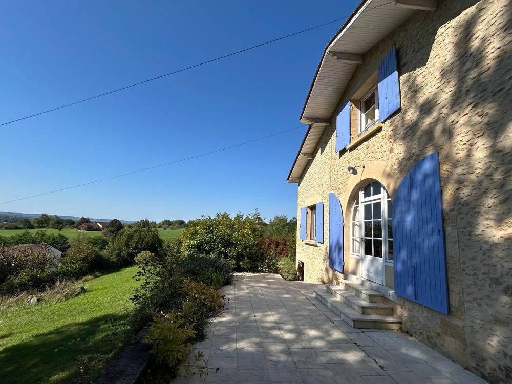 Maison de charme avec piscine et triple garage sur les hauteurs