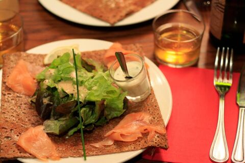   À VENDRE - MURS & FONDS DE COMMERCE CRÊPERIE / BAR / RÔTISSER 