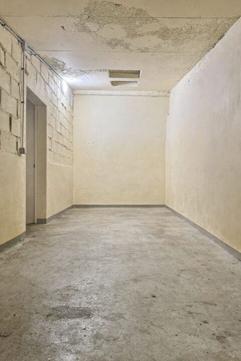 LOCAL DE STOCKAGE/ENTREPOT 46000 75016 Paris