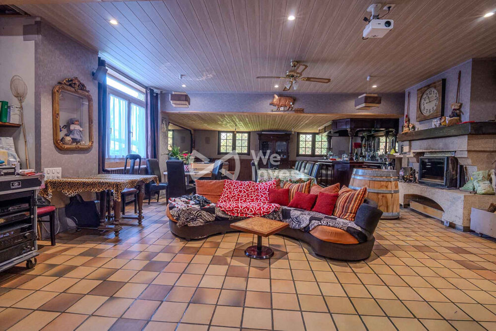 Demeure de caractère 453 m² avec T3, studio, garages et activi