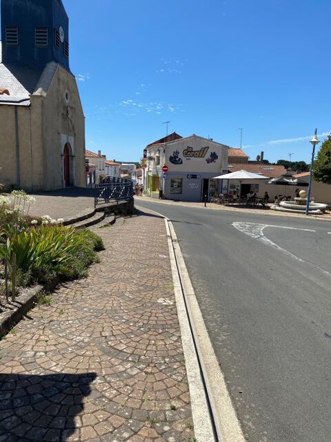   600m commerces, proche des plages et de la forêt, terrain à b? 