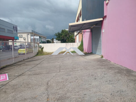 Entrep&ocirc;t de 1 165 m&sup2; avec mezzanine – Sainte-Clotilde 13600 97400 Saint-denis
