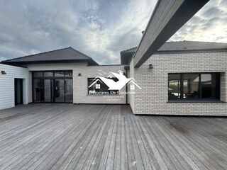  Maison  vendre 6 pices 210 m