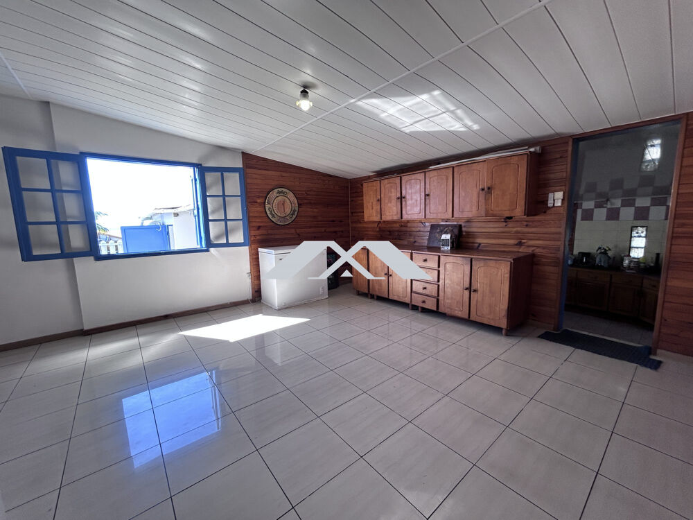 Maison avec vue mer + dépendance à fort potentiel commercial