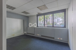   À VENDRE – Bureau de 104 m² en rez-de-chaussée – Villeurb Villeurbanne
