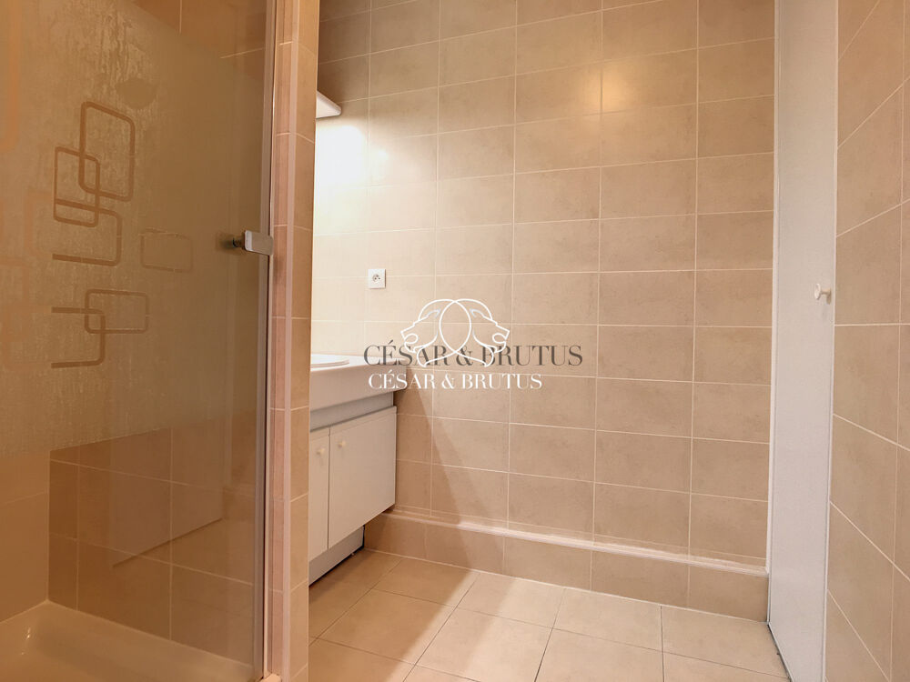 Vente Appartement Appartement T2 Récent de 44m2 avec Balcon, cave et garage – L Lyon 8