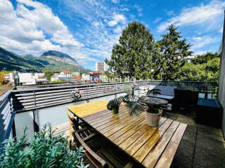  Appartement à louer 2 pièces 45 m²