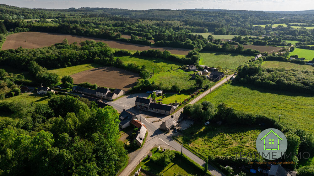Murs et fond appartement et restaurant, terrain et hangar