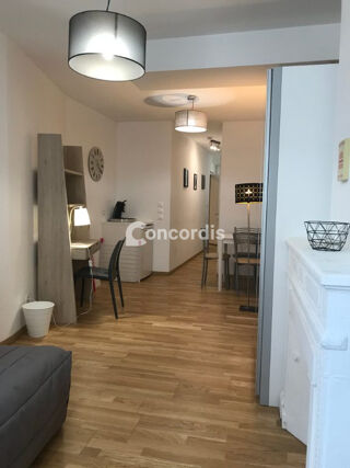  Appartement à louer 1 pièce 32 m²