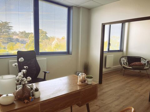 A VENDRE - Local professionnel 80 m&sup2; + 4 parkings 205550 56000 Vannes