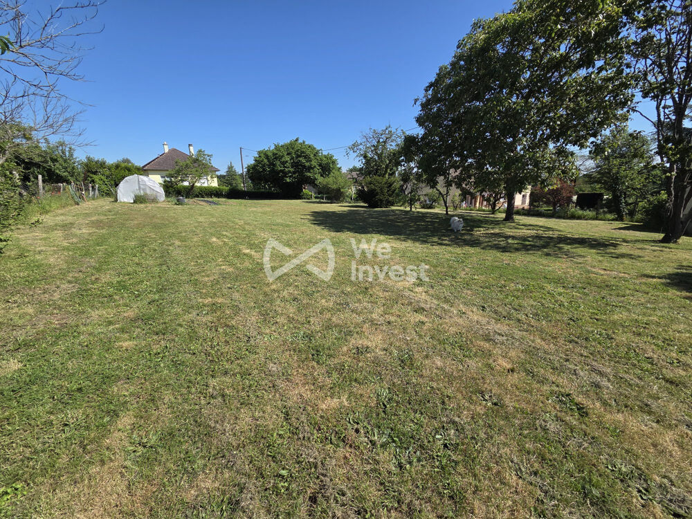  Terrain constructible de 1 148 m² – Cadre calme et recherché 