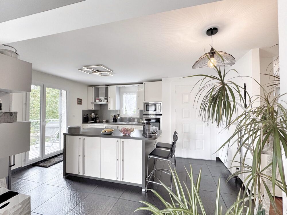  vendre  Maison Cessy (01170)