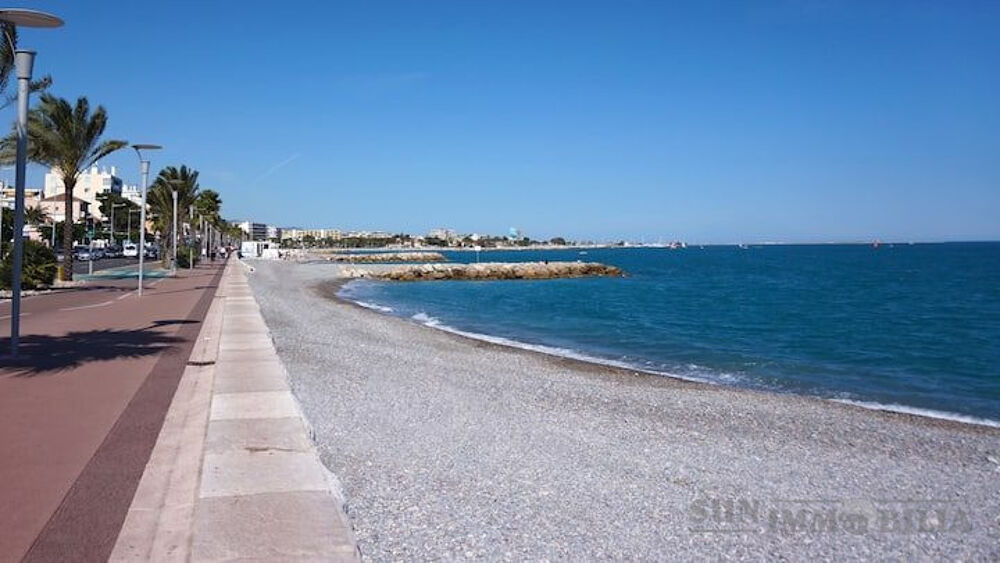 à vendre  Maison Cagnes-sur-Mer (06800)