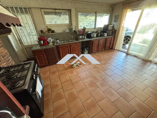  Immeuble � vendre 210 m�