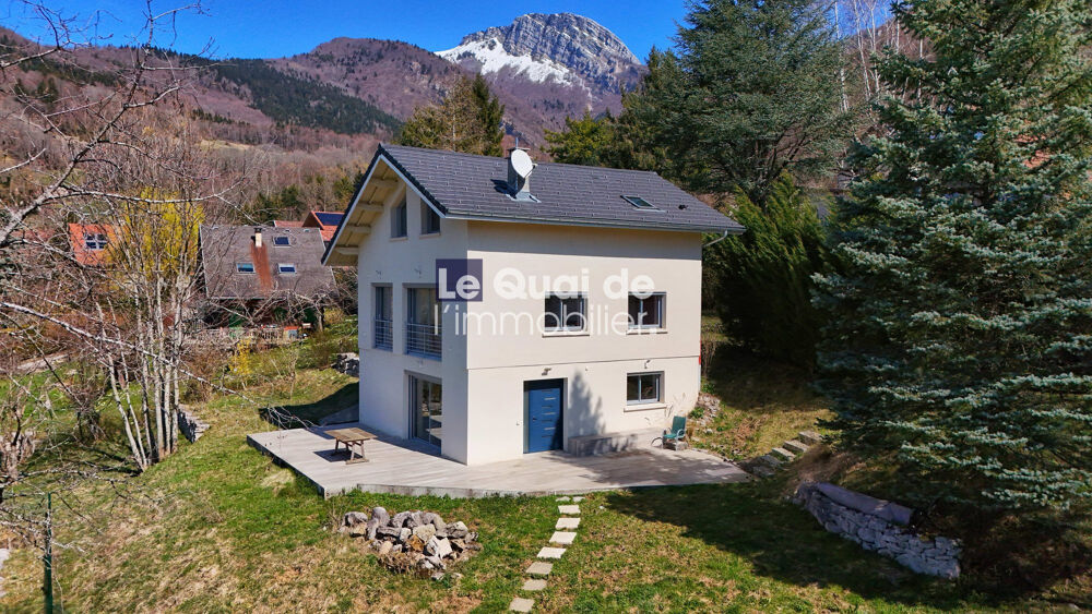 Maison 6 pièces 160 m² · à Mont-Saint-Martin · 160 m² · 549 000 €