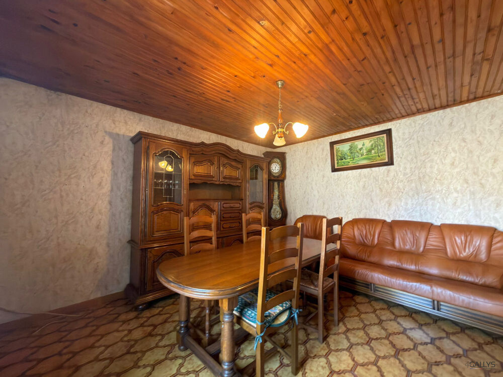 MAISON MITOYENNE AVEC DÉPENDANCES ET POTENTIEL D'AMÉNAGEMENT