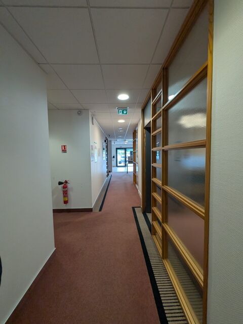   VANNES NORD OUEST- Local commercial d'environ 182 m² - EXCELLEN 