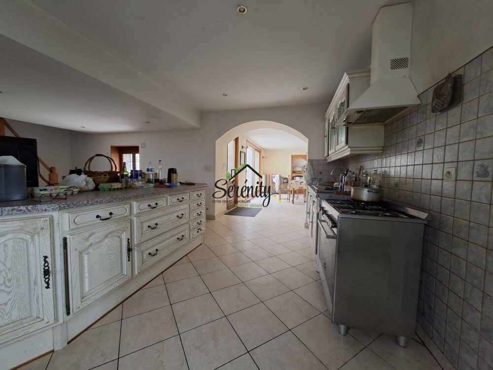 Immeuble avec 2 locataires et une maison