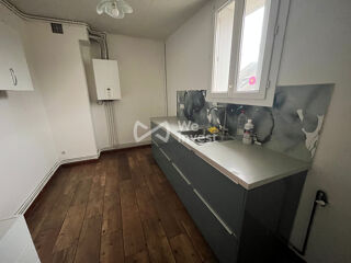  Appartement à louer 4 pièces 82 m²