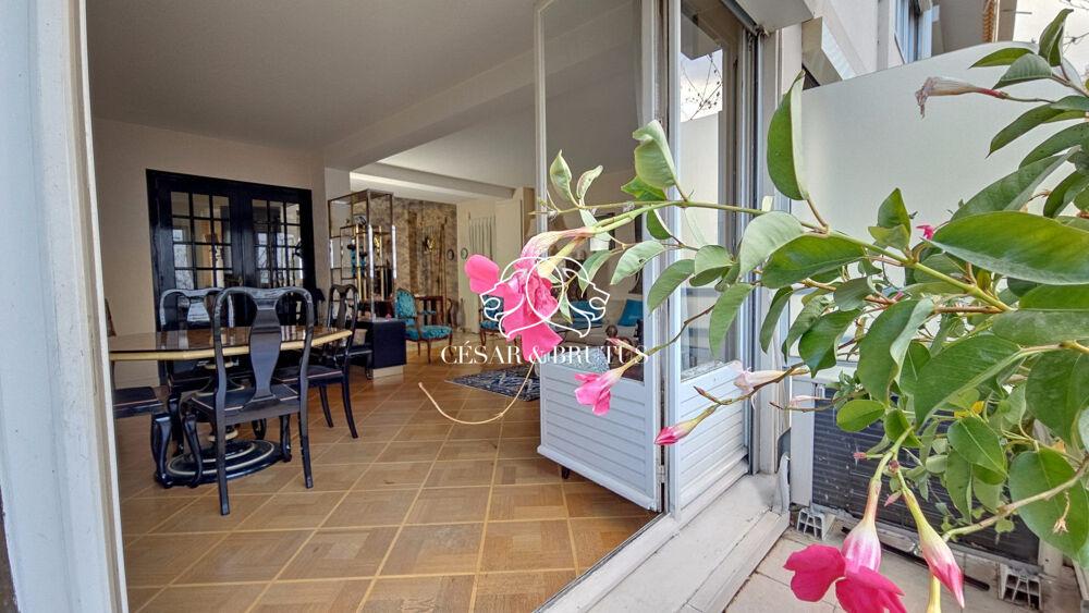 Vente Appartement Appartement bourgeois 3 chambres de 105 m² . Balcon . Cave Lyon 6