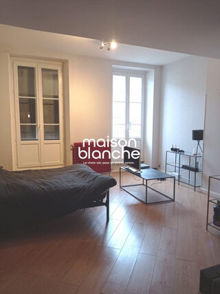 Appartement � louer 3 pi�ces 122 m�