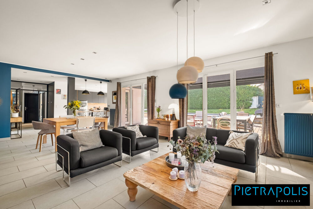 Vente Maison Maison contemporaine 5 chambres avec piscine et 1200m2 de terrai La tour-de-salvagny