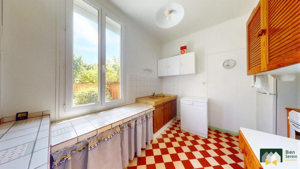 ENSEMBLE IMMOBILIER À RÉNOVER  COEUR DE LÈVES