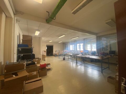   Bureaux / Atelier de 424 m² situé en ZONE NORD de LIMOGES ! 