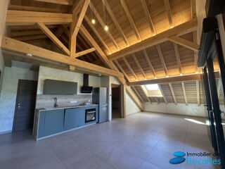  Appartement à louer 3 pièces 77 m²