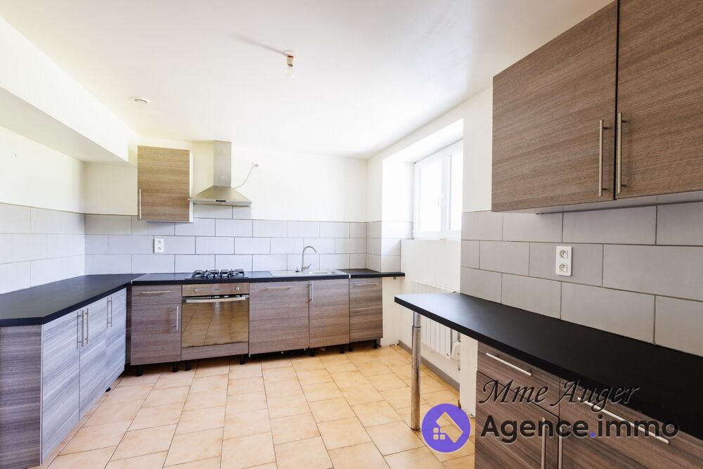Maison 6 pièces 130M² sur terrain de 558m² au coeur du villag