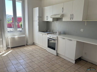  Appartement à louer 3 pièces 104 m²