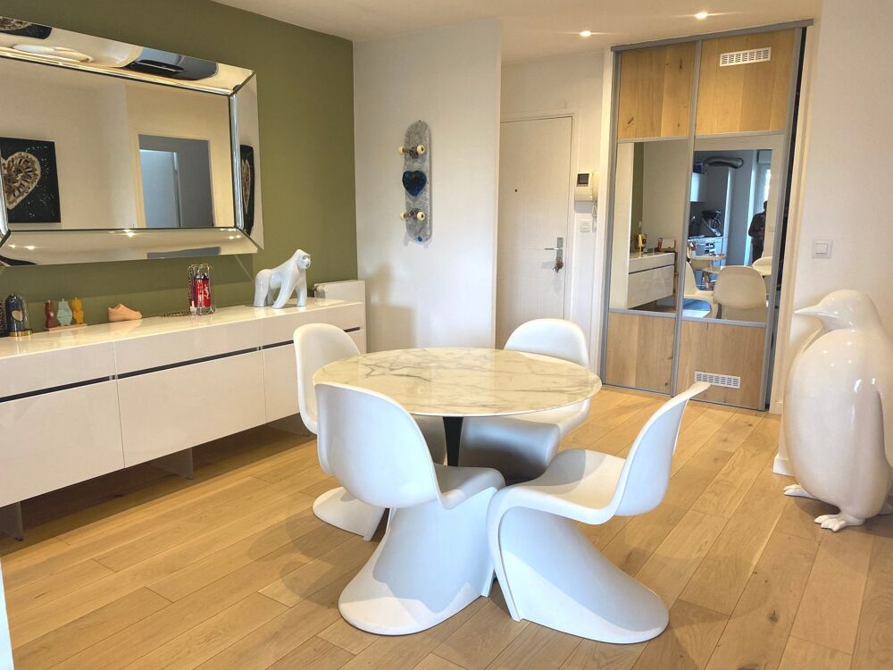 T4 non-meublé, balcon 30m², cave, parking et garage