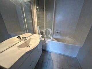  Appartement à louer 3 pièces 74 m²