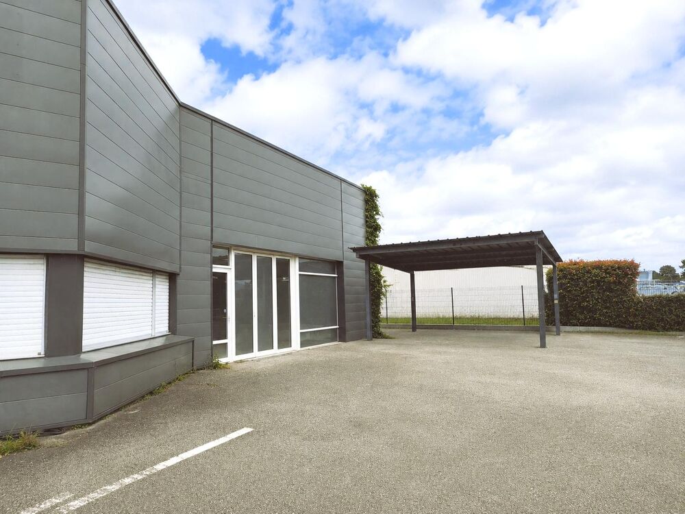   LOCAL COMMERCIAL - Zone de Parc Lann - VANNES OUEST - VISIBILIT 