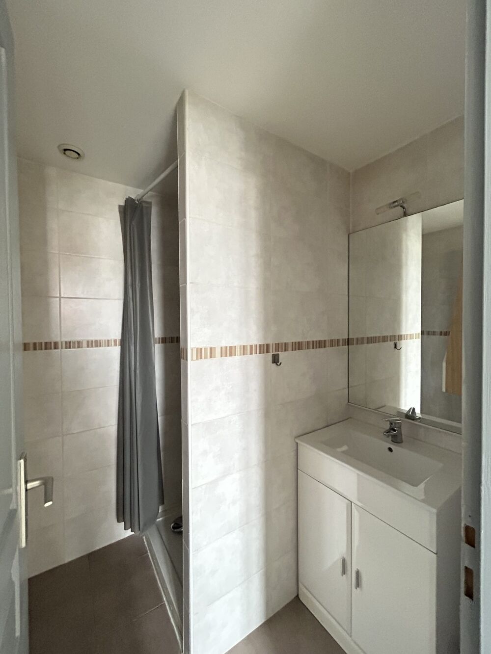 Location Appartement À LOUER – APPARTEMENT 2 PIÈCES EN REZ-DE-CHAUSSÉE Angerville