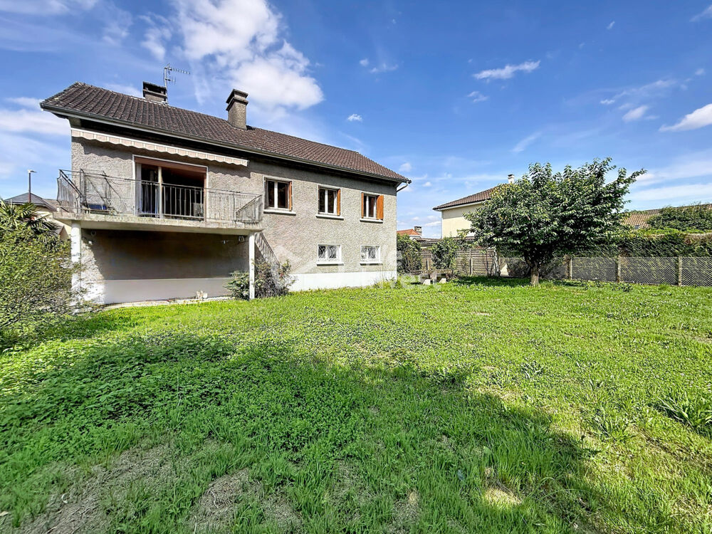 Maison avec vie à l'étage sur sous sol total
