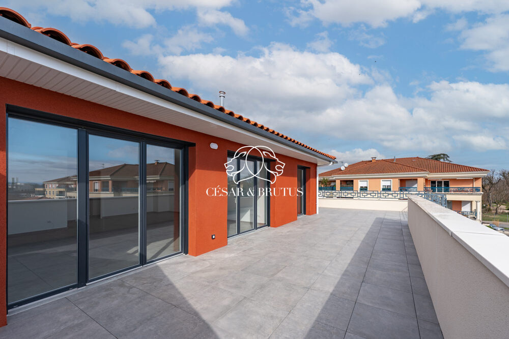 MEYZIEU - ATTIQUE D'EXCEPTION T5 de 117 m² avec 170m2 de terra
