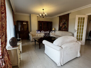  Appartement à louer 3 pièces 107 m²