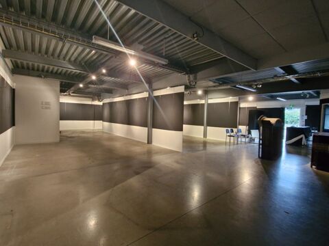 VANNES EST - Local commercial de 258 m&sup2; - BIEN RARE ! 376750 56000 Vannes